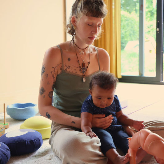 Baby - Mama Yoga Les Privé of in duo met een vriendin, afspraak maken via annelies.hiel@hotmail.com (kopie)